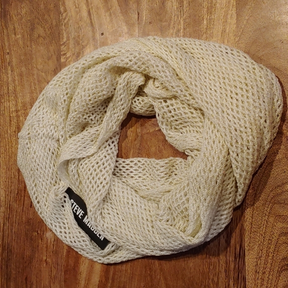 NWT Steve Madden Infinity Scarf - Picture 2 of 3